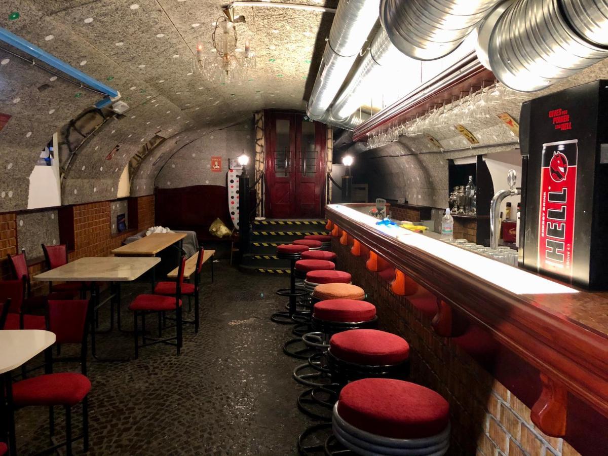 Whole Basement Former Pub 5 For Stag Do Apartament *